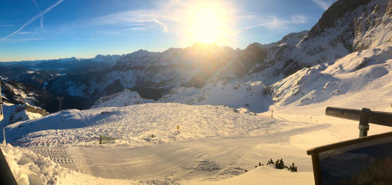 Yeti Lux - Family Garden Lodge Garmisch-Partenkirchen Buitenkant foto